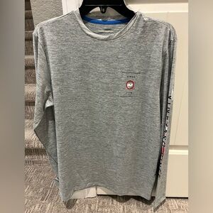 Vineyard Vines Gray Long Sleeve Graphic Wicking Top